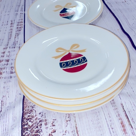 Gibson set of Ornaments small Christmas plates - Picture 3 of 4